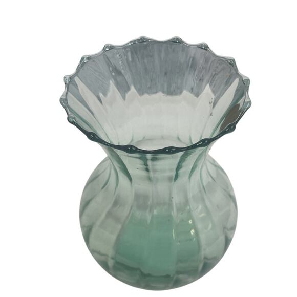 G3 100% Recycled Clear Glass 4" by 7" Fluted Flower Vase Made in Mexico - Picture 2 of 3